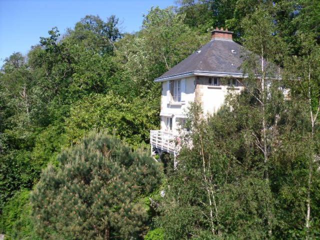 Gite La Bertichere 3 Etoiles Saint-Jean-le-Thomas Eksteriør billede